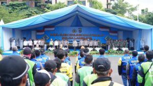 wakapolri-komjen-dedi-prasetyo-memimpin-kegiatan-apel-ojek-online-keamanan-dan-ketertiban-masyarakat-ojol-kamtibmas-di-polda-l-1764750874755_169