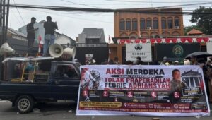 demonstrasi-di-depan-pn-jaksel-dok-istimewa-1787129076094_169